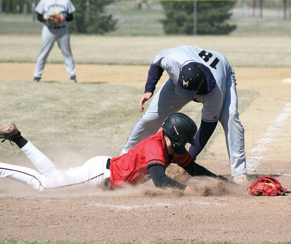Knights split doubleheader with Sabercats | News, Sports, Jobs - The ...